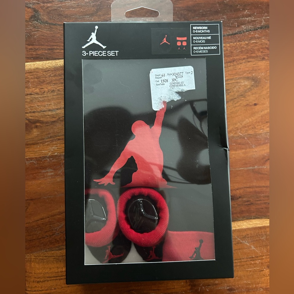 NWT Jordan baby 3 piece set